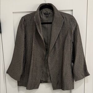 Excellent condition: Eileen Fisher gray textured silk sportcoat, size M